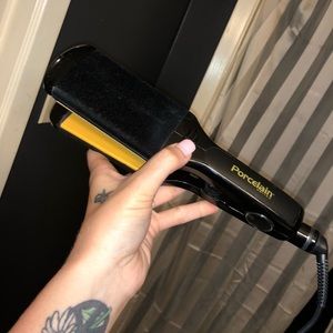 ConairPRO porcelain2.5” flat irn hair straightener